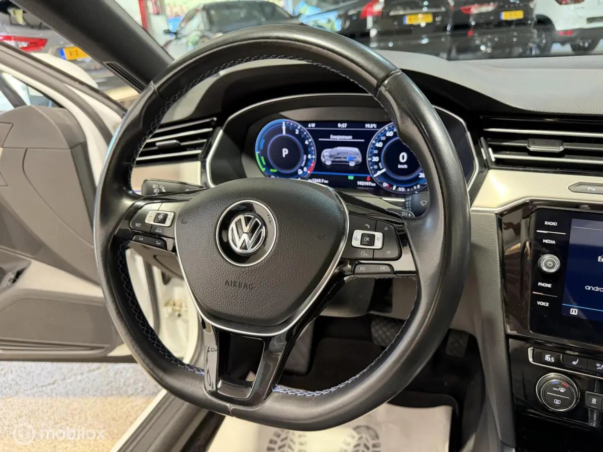 1.4 TSI GTE Highline PANO/LEDER