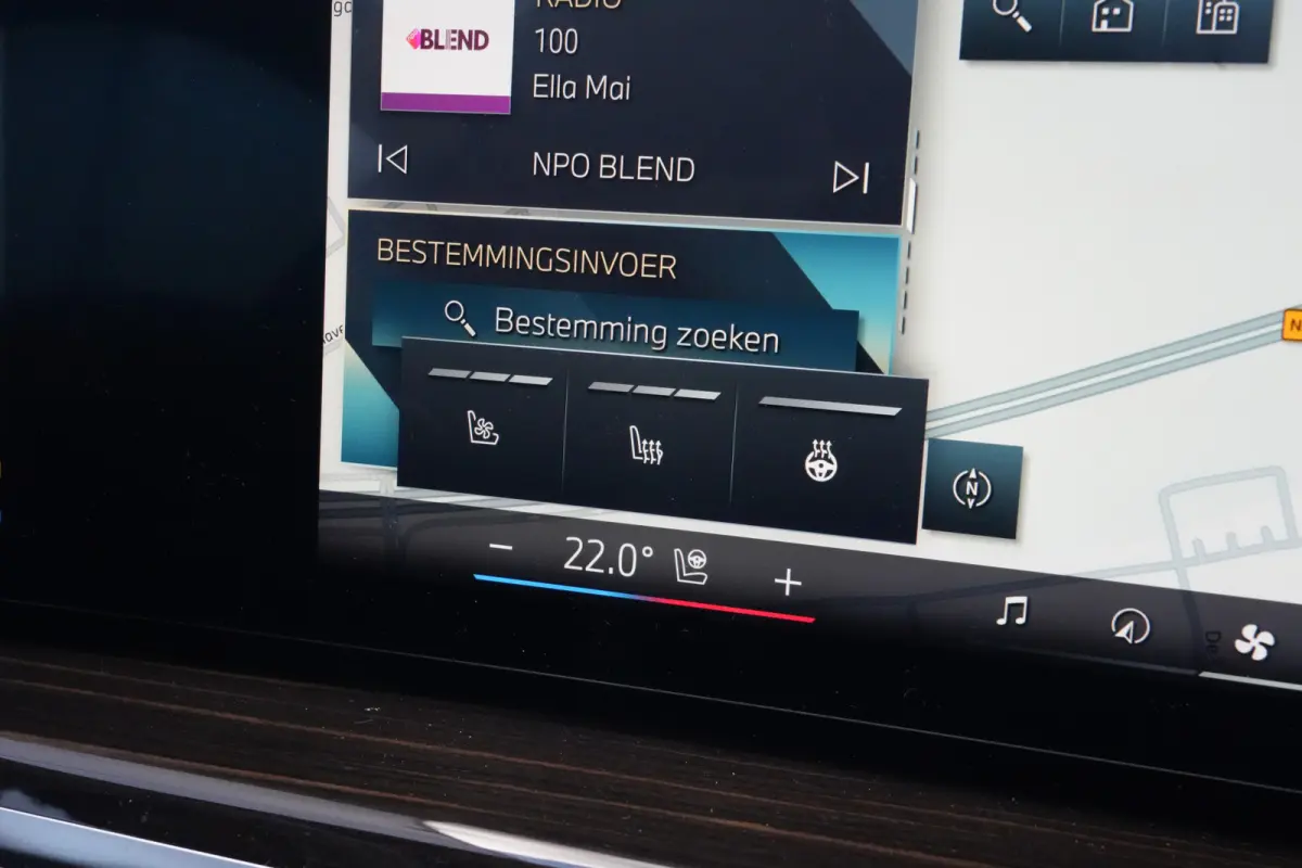 xDrive50e M Sport | 495 PK | PHEV | Pano | HUD | 360° | Softclose BMW X5 xDrive50e M Sport 495 PK Plug-in Hybrid met 3.0 zescilinder benzinemotor en 8-traps automatische transmissie, voorzi