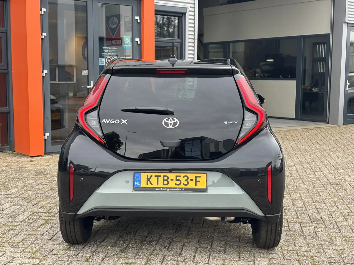 Hybrid 115 Pulse / Camera / Applecarplay/Androidauto / Parkeersensoren V+A / Stoelverwarming /