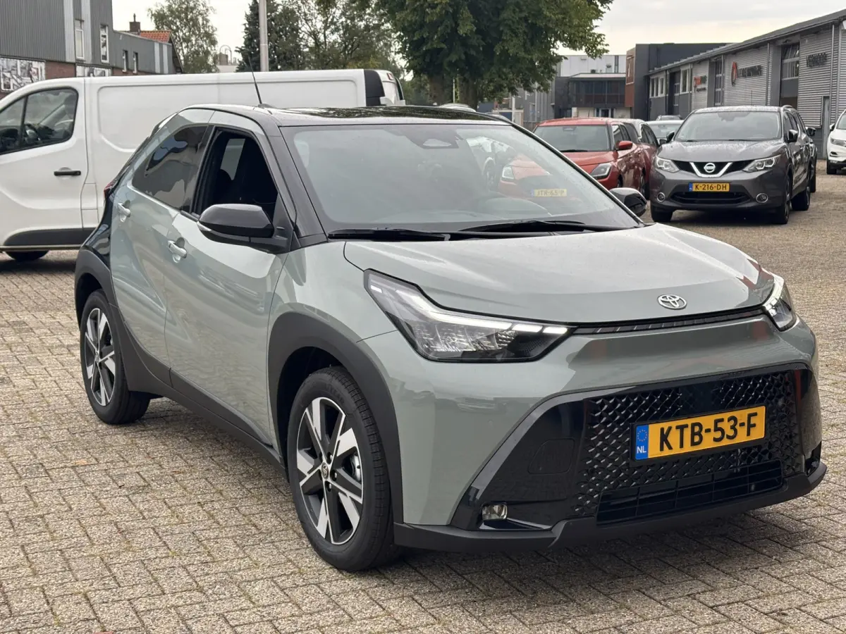 Hybrid 115 Pulse / Camera / Applecarplay/Androidauto / Parkeersensoren V+A / Stoelverwarming /