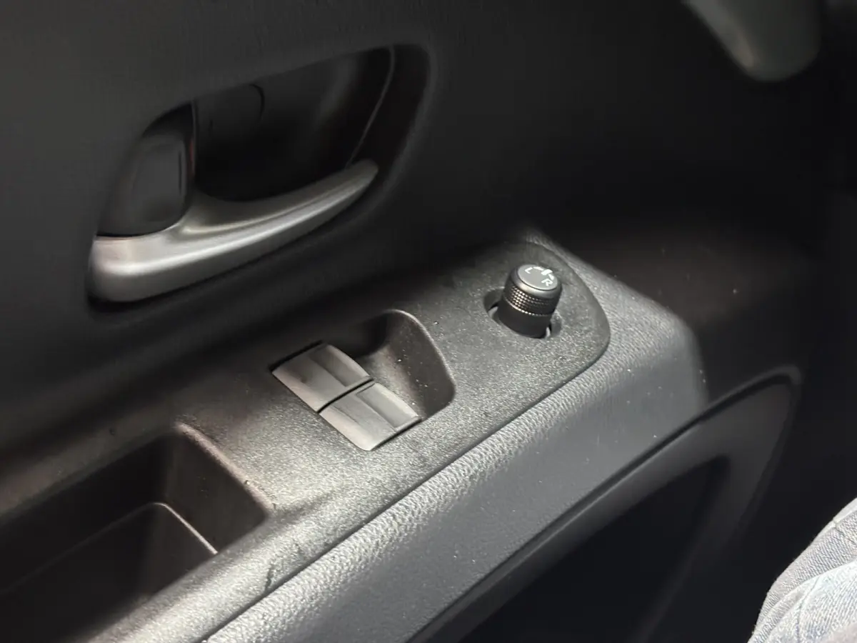 Hybrid 115 Pulse / Camera / Applecarplay/Androidauto / Parkeersensoren V+A / Stoelverwarming /