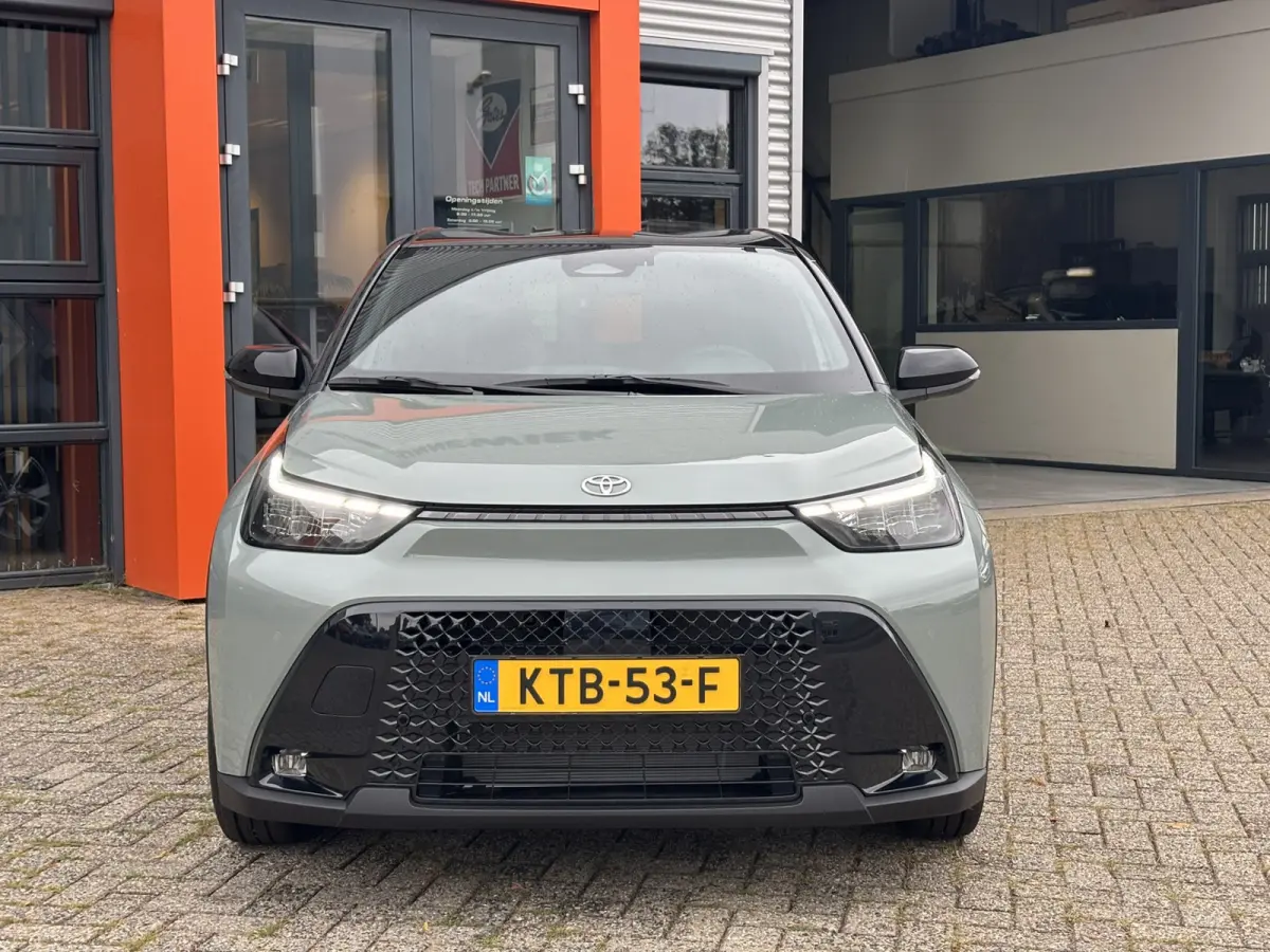 Hybrid 115 Pulse / Camera / Applecarplay/Androidauto / Parkeersensoren V+A / Stoelverwarming /