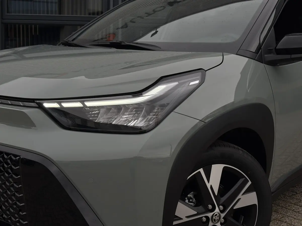 Hybrid 115 Pulse / Camera / Applecarplay/Androidauto / Parkeersensoren V+A / Stoelverwarming /