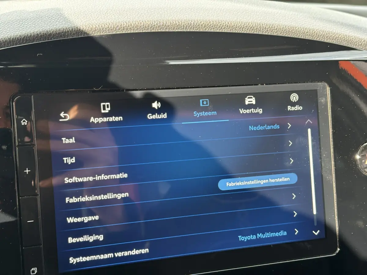 Hybrid 115 Pulse / Camera / Applecarplay/Androidauto / Parkeersensoren V+A / Stoelverwarming /