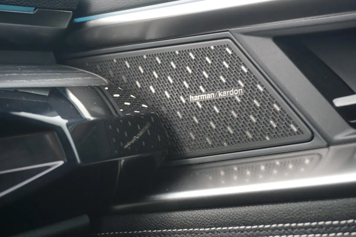 1.2 E-Tech full hybrid 200 Iconic