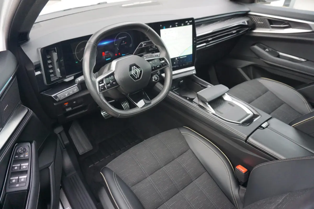 1.2 E-Tech full hybrid 200 Iconic