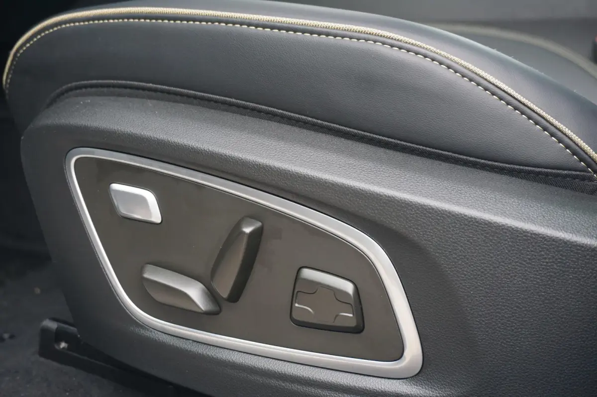 1.2 E-Tech full hybrid 200 Iconic