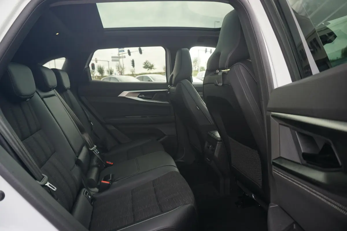 1.2 E-Tech full hybrid 200 Iconic