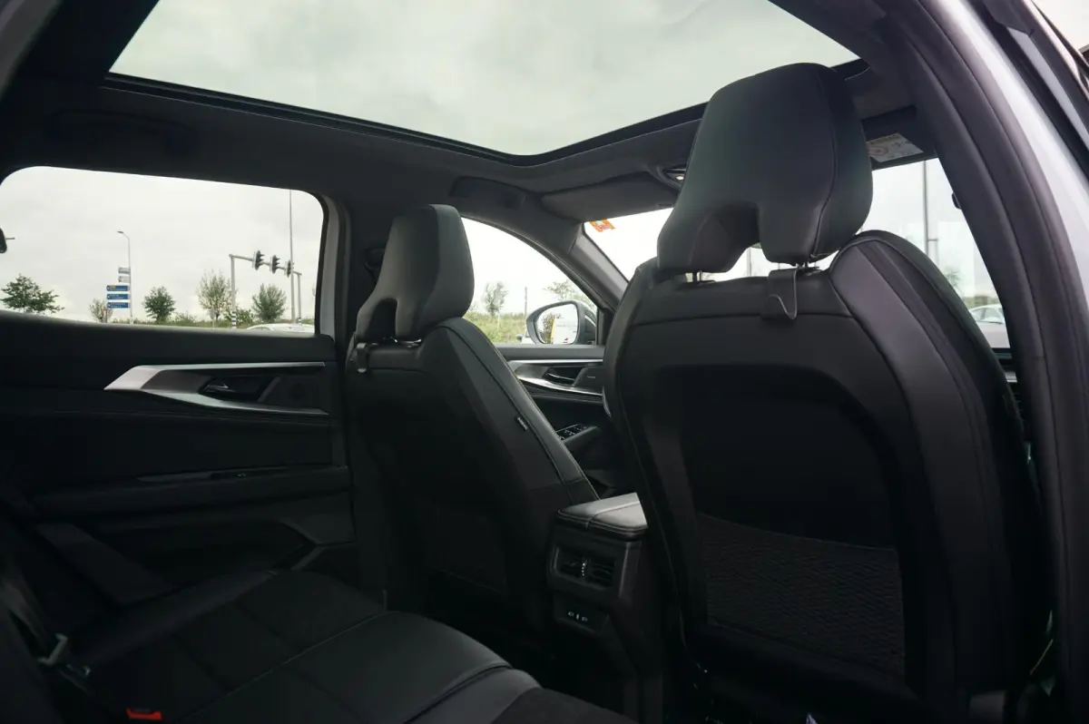 1.2 E-Tech full hybrid 200 Iconic