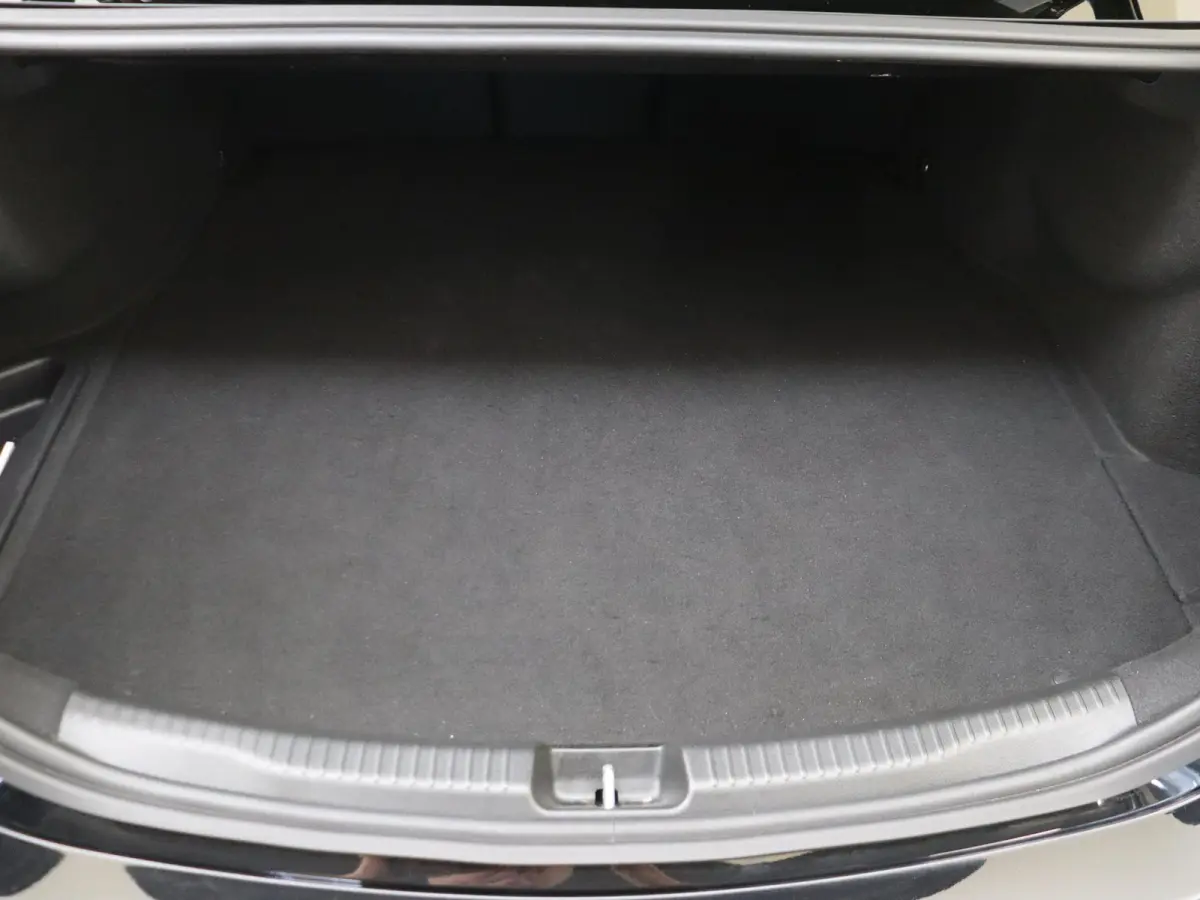 300 e AMG Line Limited /Panoramadak /Memory /HUD /360 Camera