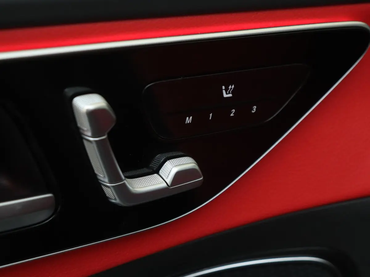300 e AMG Line Limited /Panoramadak /Memory /HUD /360 Camera