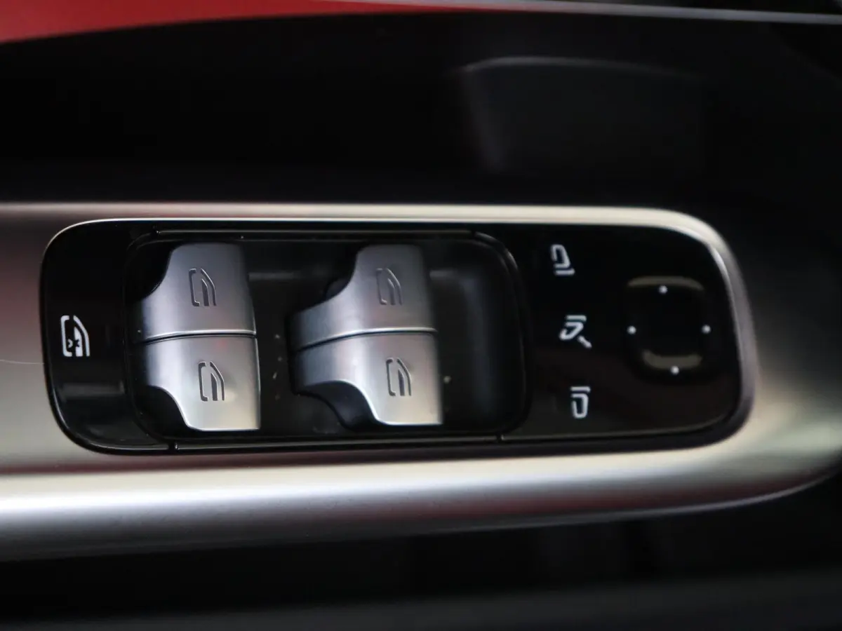 300 e AMG Line Limited /Panoramadak /Memory /HUD /360 Camera