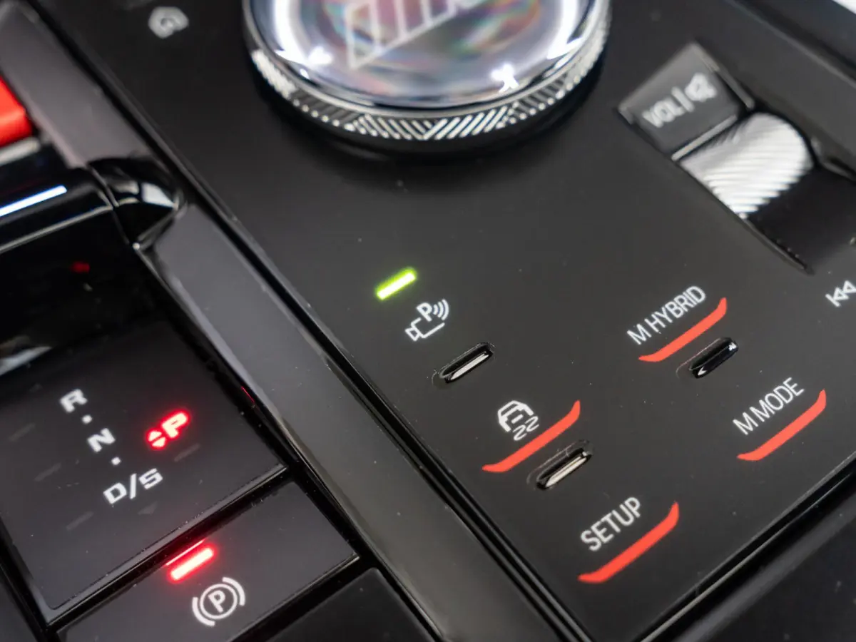 M5 | Comfort Access | Driving Assistant Proffesional | M Drive Professional | Bowers & Wilkins | Panoramadak | Neus PPF | Trekhaak