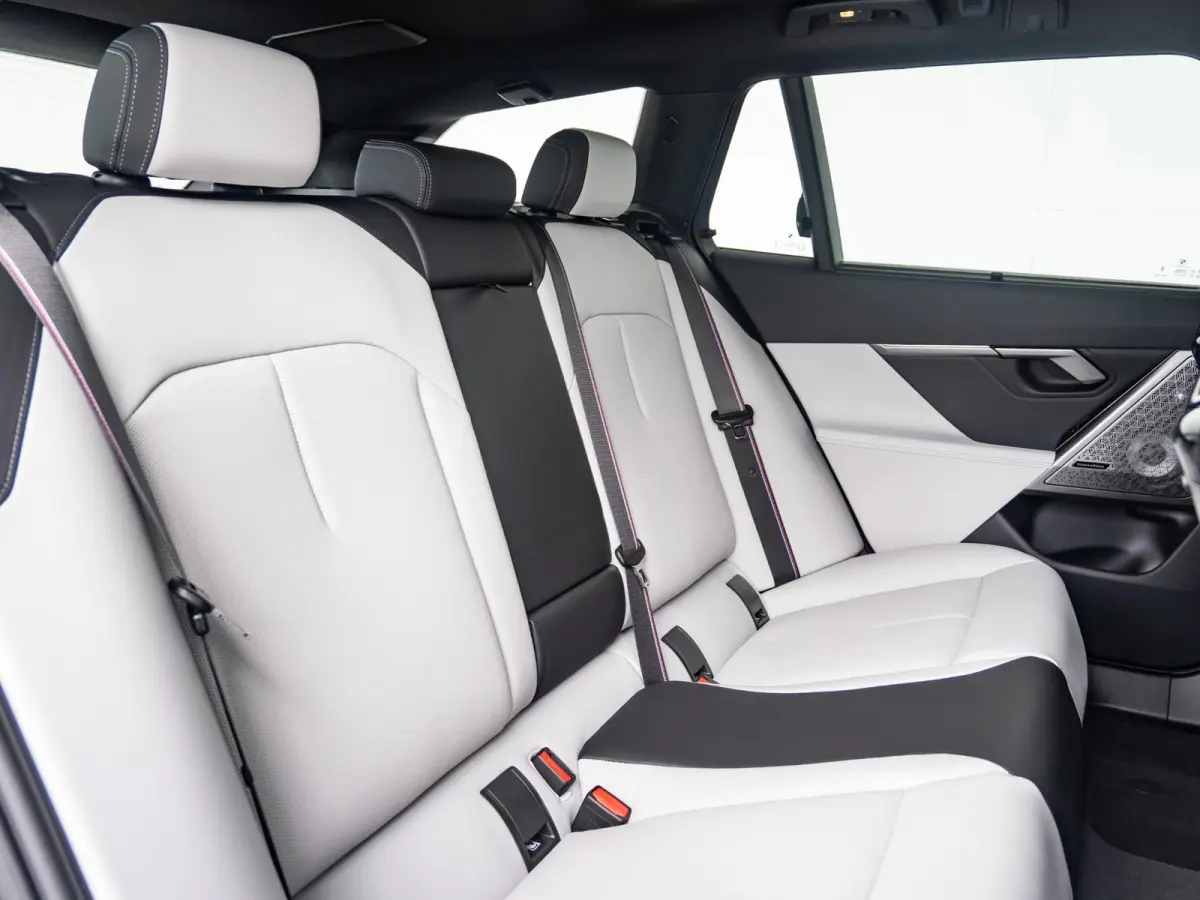M5 | Comfort Access | Driving Assistant Proffesional | M Drive Professional | Bowers & Wilkins | Panoramadak | Neus PPF | Trekhaak