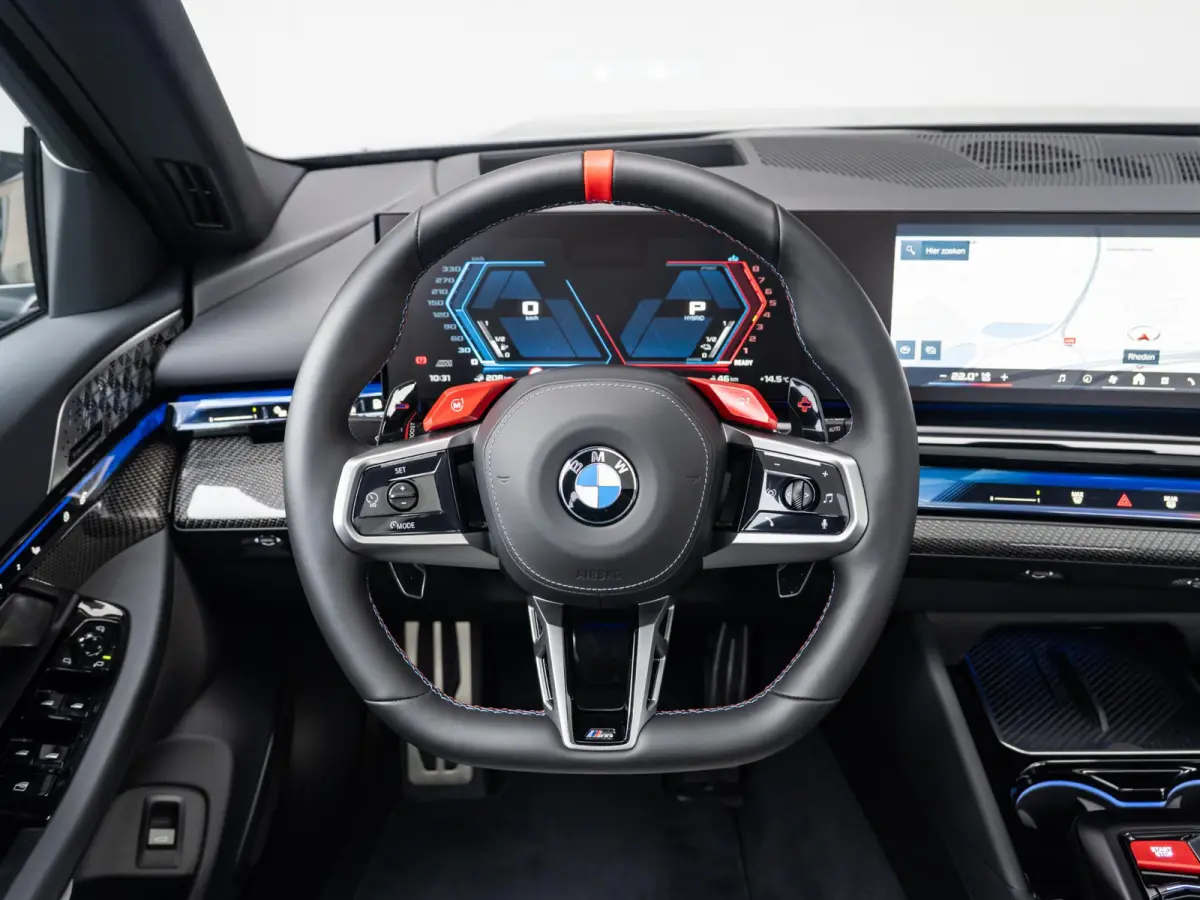M5 | Comfort Access | Driving Assistant Proffesional | M Drive Professional | Bowers & Wilkins | Panoramadak | Neus PPF | Trekhaak