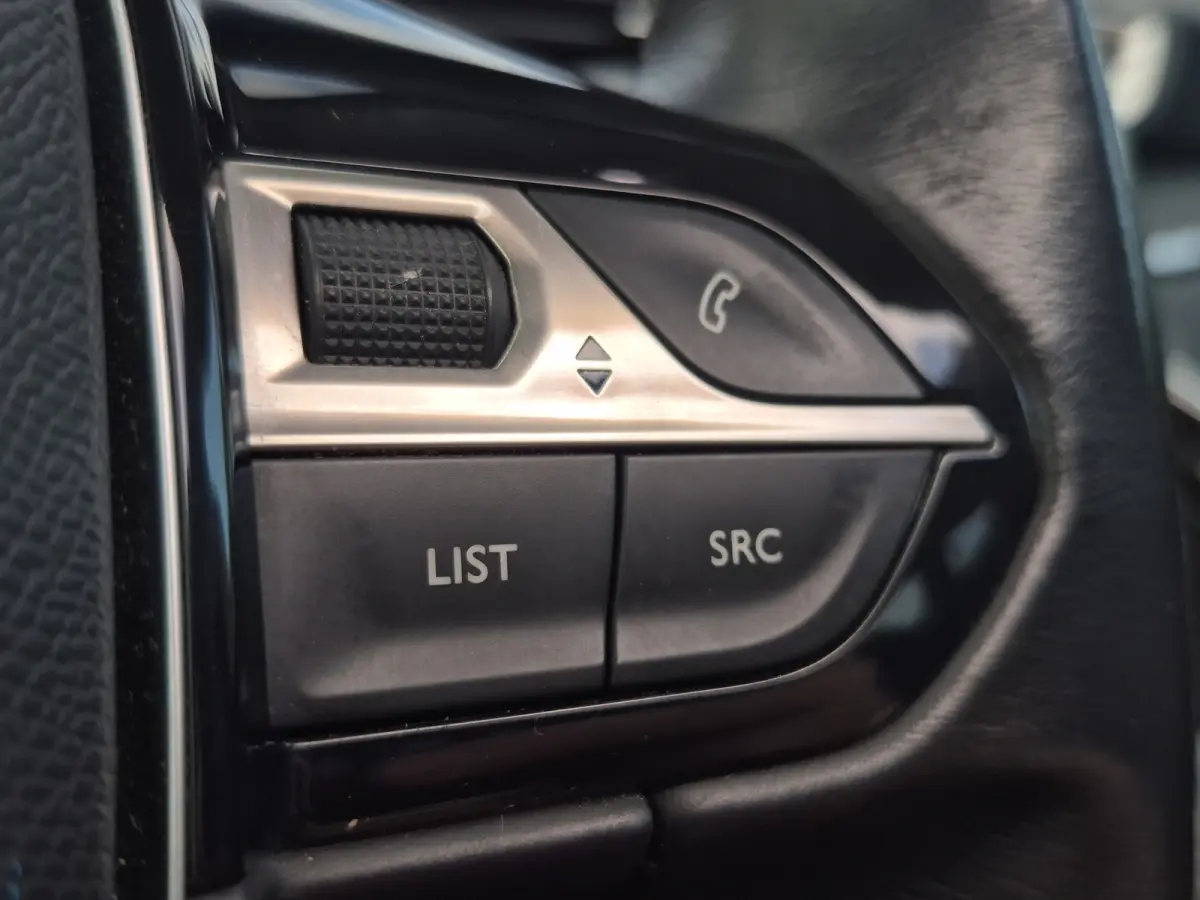 1.2 PureTech Allure Panoramadak | Camera | Parkeersensoren | Climate control | Extra getint glas |