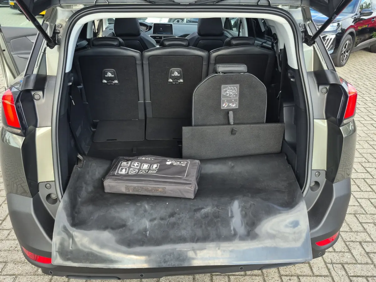 1.2 PureTech Allure Panoramadak | Camera | Parkeersensoren | Climate control | Extra getint glas |