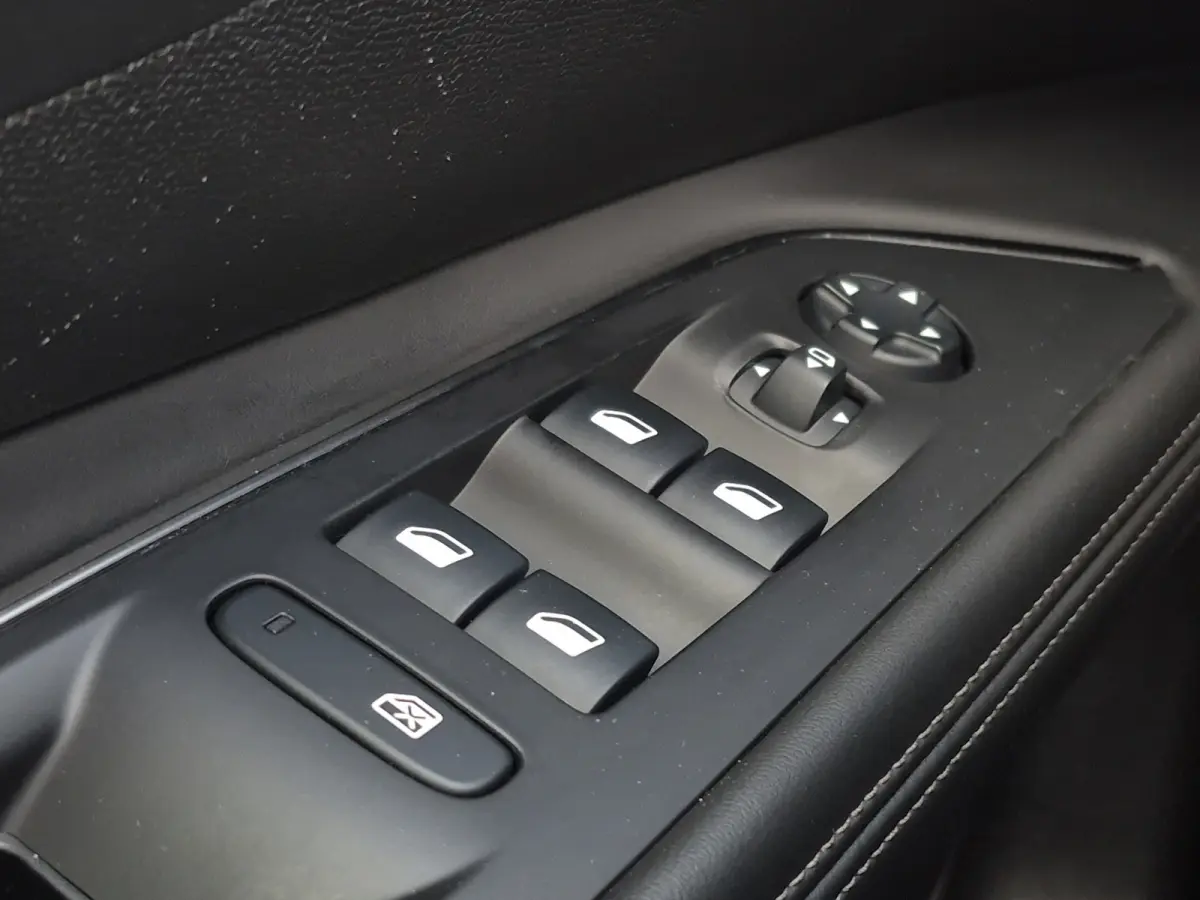 1.2 PureTech Allure Panoramadak | Camera | Parkeersensoren | Climate control | Extra getint glas |