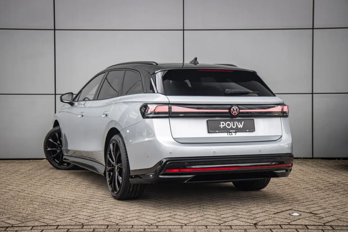 286pk Pro Limited Edition 77 kWh | Black Edition Pakket | Trekhaak Wegklapbaar | 21'' Velgen
