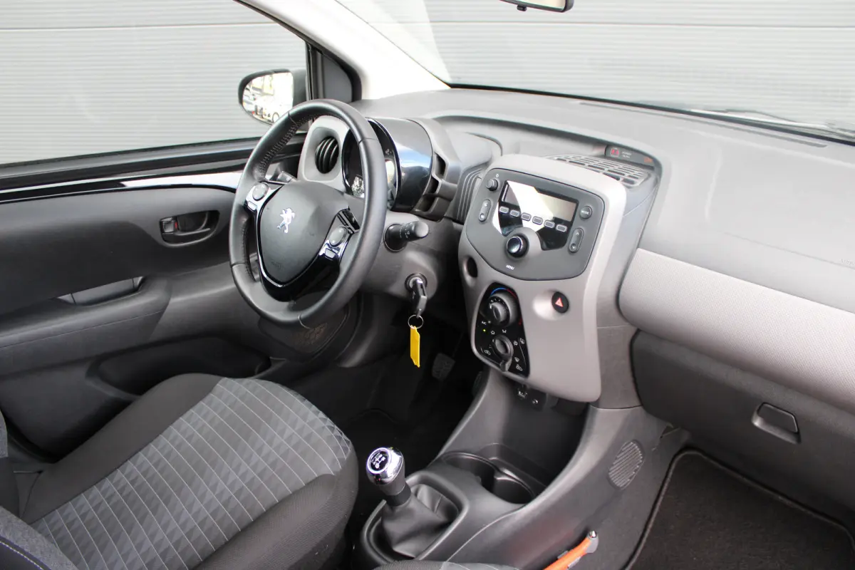 1.0 e-VTi Active | Airconditioning | LED | Bluetooth | Mistlampen | 2021 | 22.500km | Extra getinte ramen |