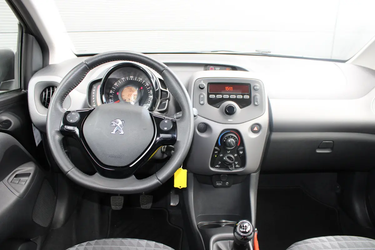 1.0 e-VTi Active | Airconditioning | LED | Bluetooth | Mistlampen | 2021 | 22.500km | Extra getinte ramen |