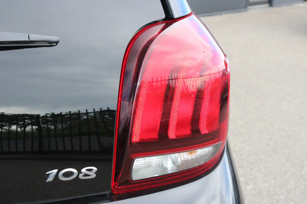 1.0 e-VTi Active | Airconditioning | LED | Bluetooth | Mistlampen | 2021 | 22.500km | Extra getinte ramen |