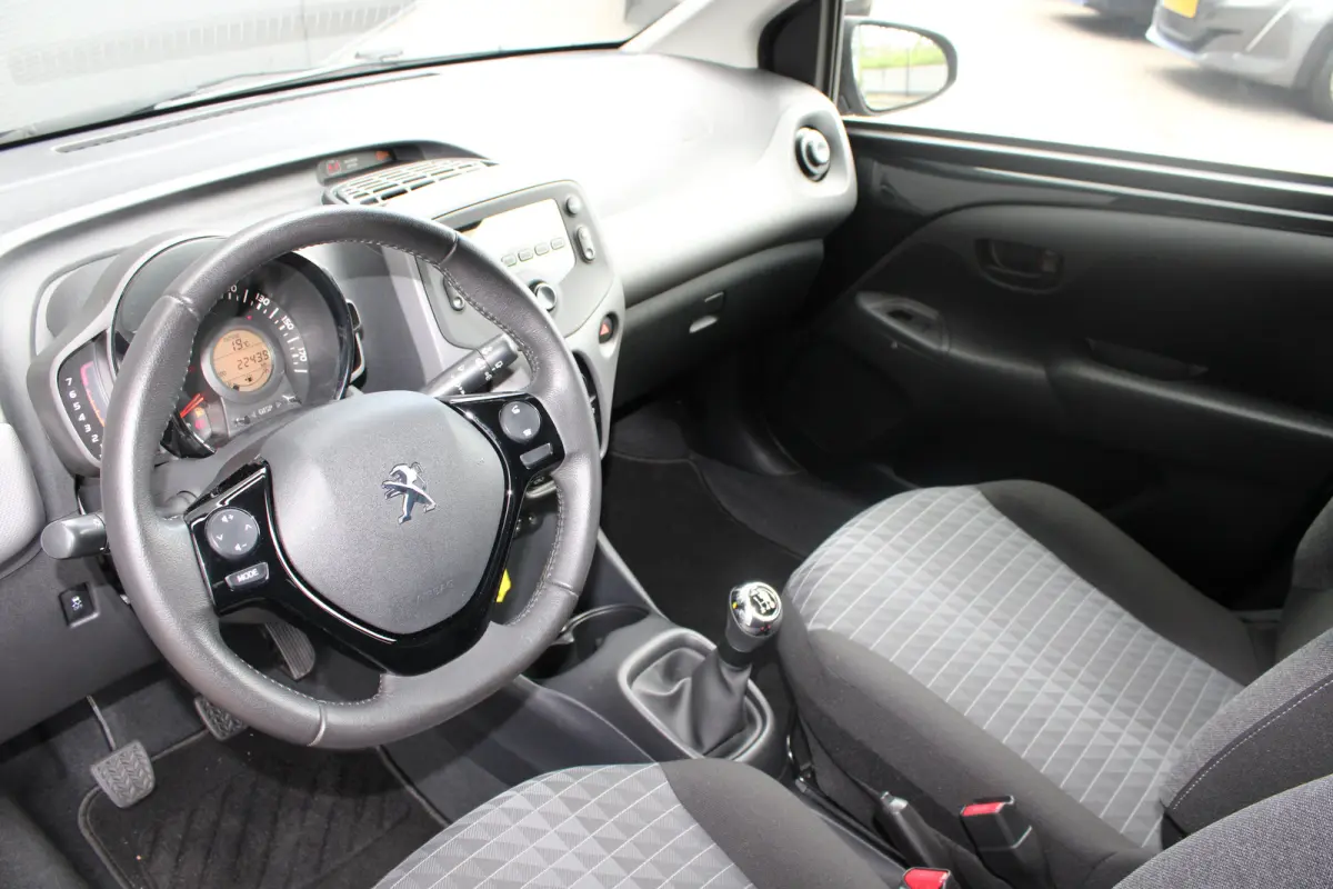1.0 e-VTi Active | Airconditioning | LED | Bluetooth | Mistlampen | 2021 | 22.500km | Extra getinte ramen |