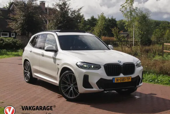 xDrive30e Business Edition Plus | M-Pakket | Panoramadak | Trekhaak | Head-Up Display | 360 Camera | Sfeerverlichting | LED-Laser |