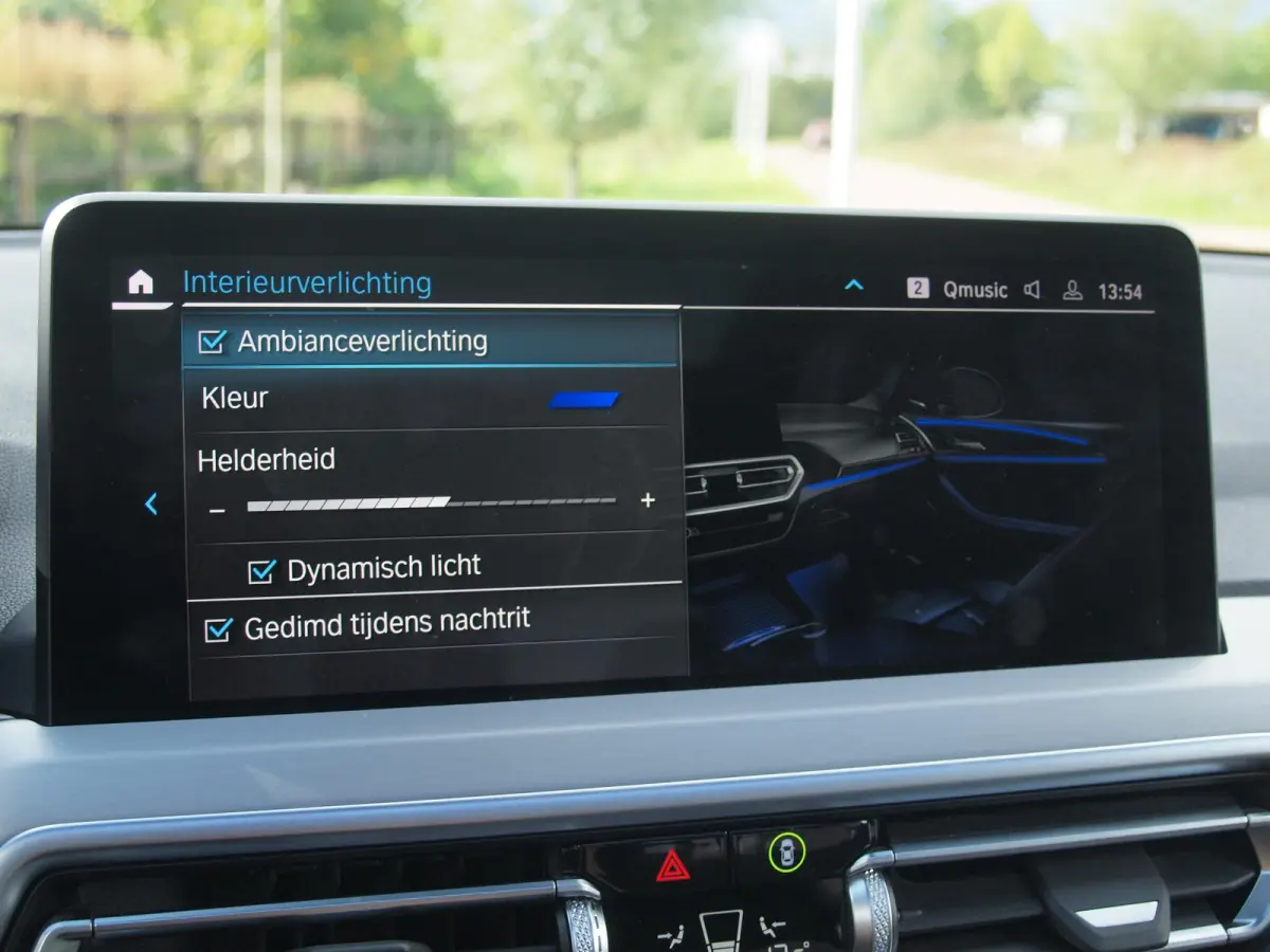 xDrive30e Business Edition Plus | M-Pakket | Panoramadak | Trekhaak | Head-Up Display | 360 Camera | Sfeerverlichting | LED-Laser |