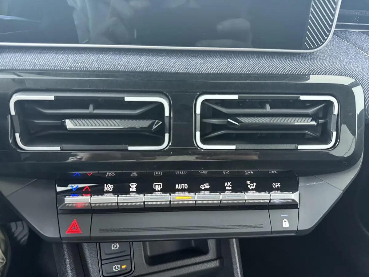 techno 150 pk comfort range | pack advanced driving assist | Stoel- & Stuurverw. |
