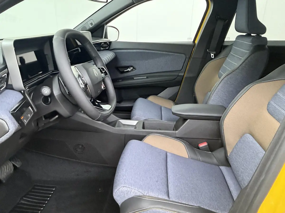 techno 150 pk comfort range | pack advanced driving assist | Stoel- & Stuurverw. |