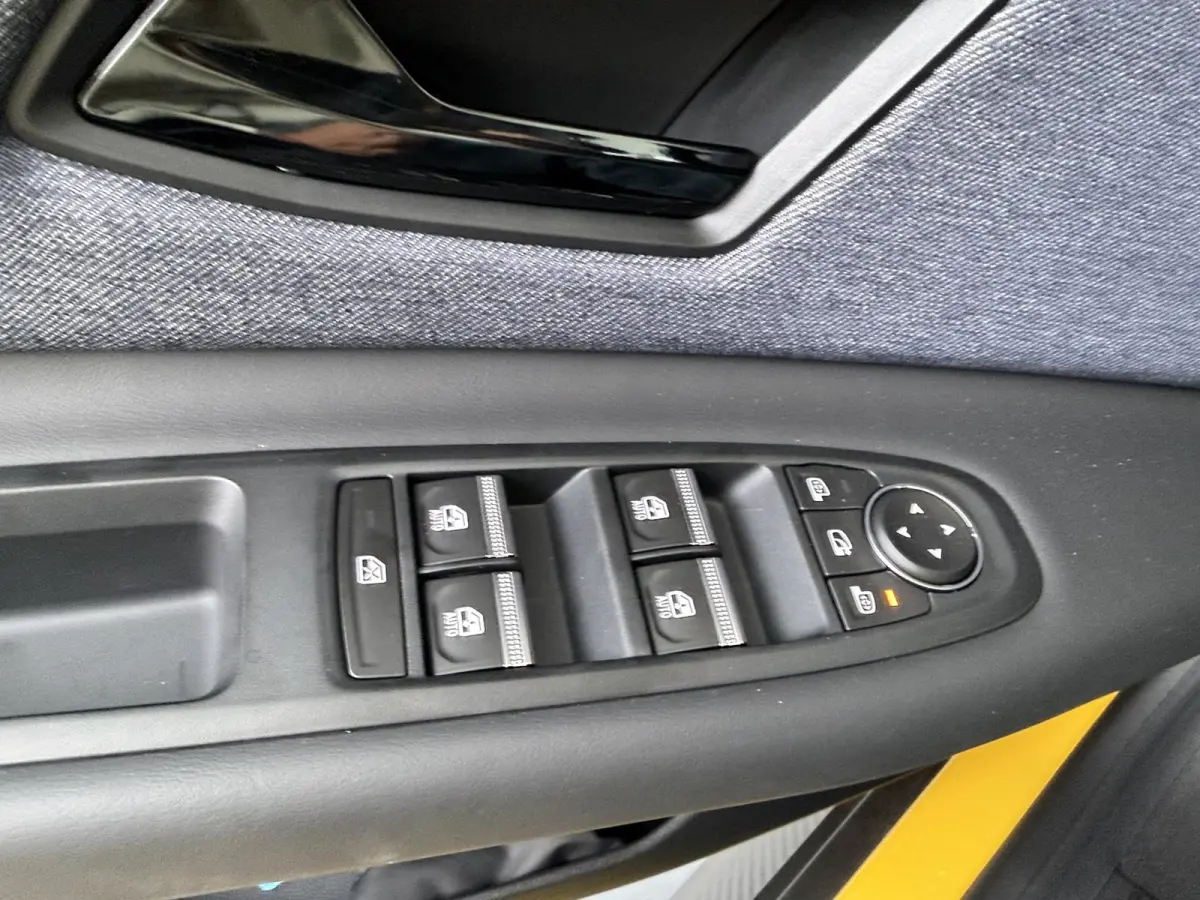techno 150 pk comfort range | pack advanced driving assist | Stoel- & Stuurverw. |
