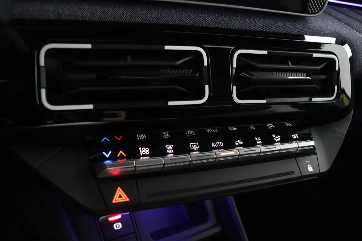 techno 150 pk comfort range | pack advanced driving assist | Stoel- & Stuurverw. |