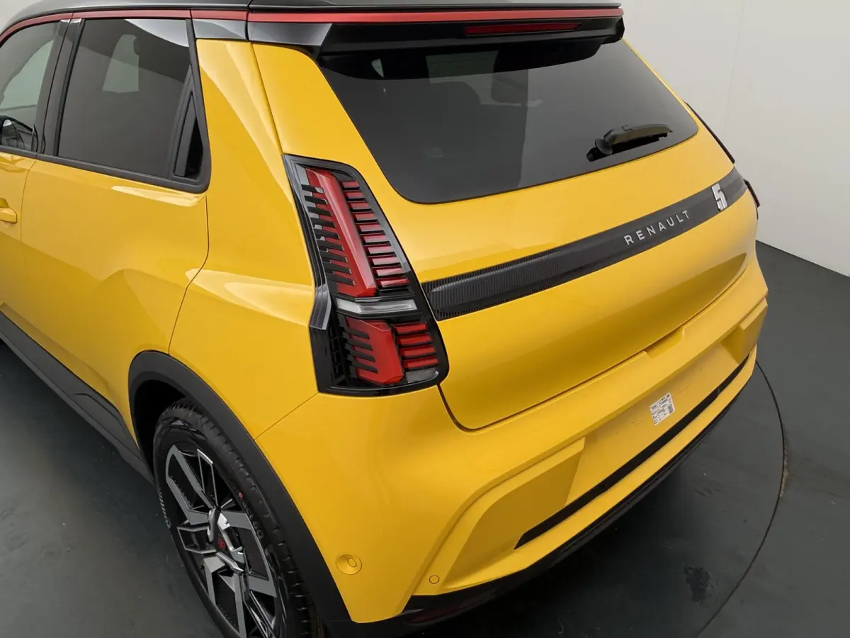 techno 150 pk comfort range | pack advanced driving assist | Stoel- & Stuurverw. |