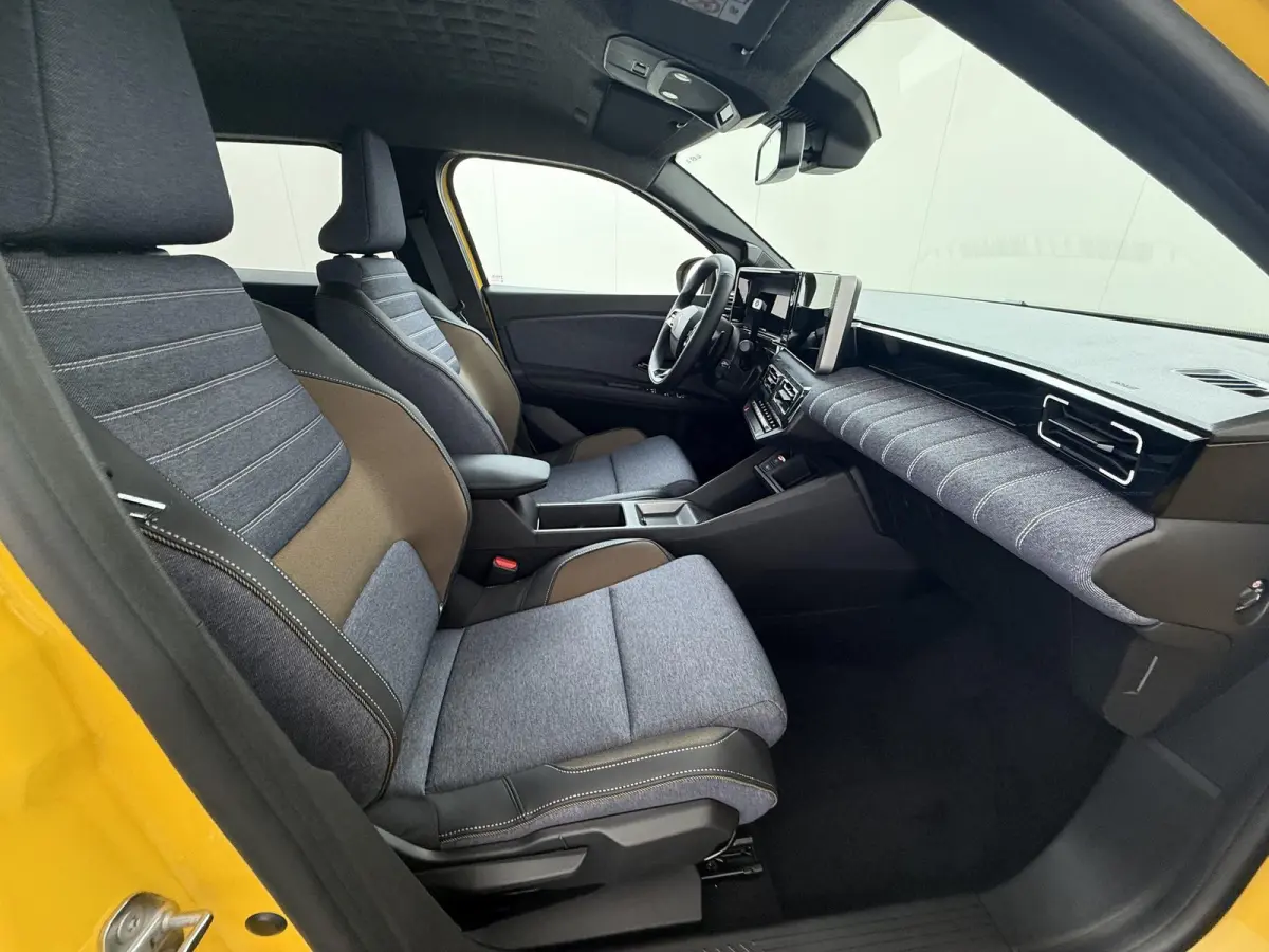 techno 150 pk comfort range | pack advanced driving assist | Stoel- & Stuurverw. |