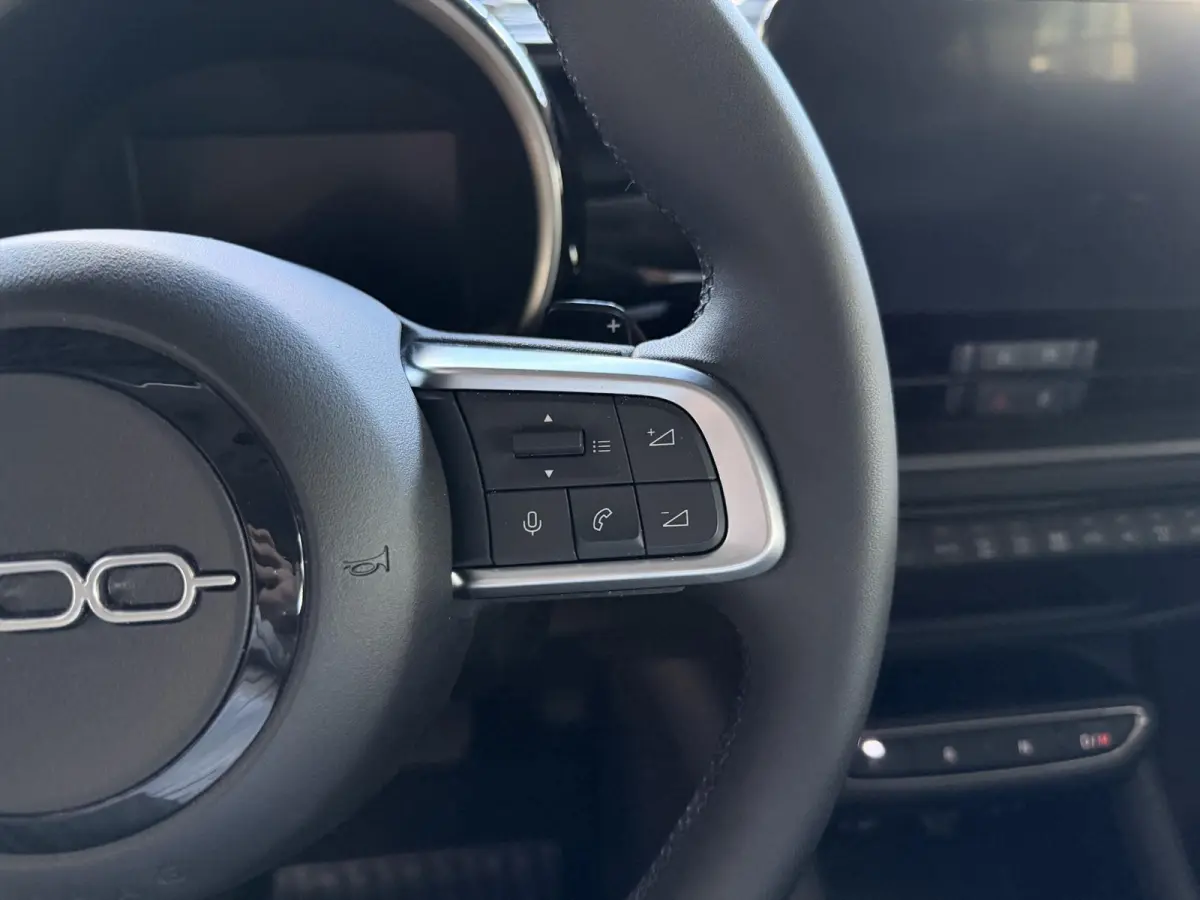 1.2 Hybrid Urban | LED | 360 Camera | CarPlay | BTW | Clima |