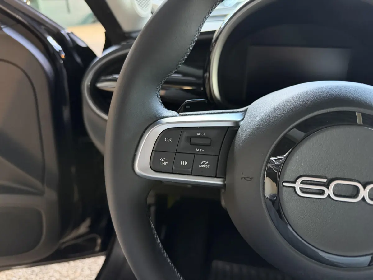 1.2 Hybrid Urban | LED | 360 Camera | CarPlay | BTW | Clima |