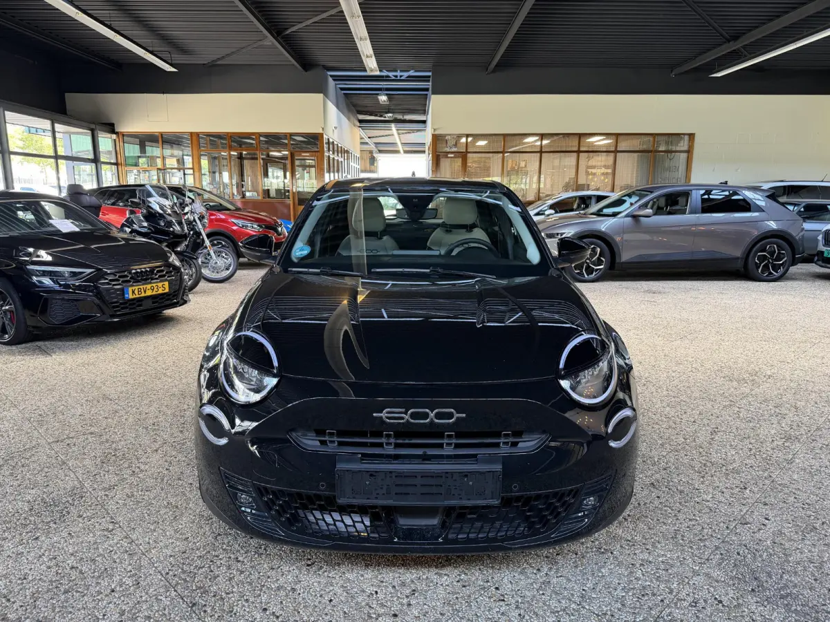 1.2 Hybrid Urban | LED | 360 Camera | CarPlay | BTW | Clima |