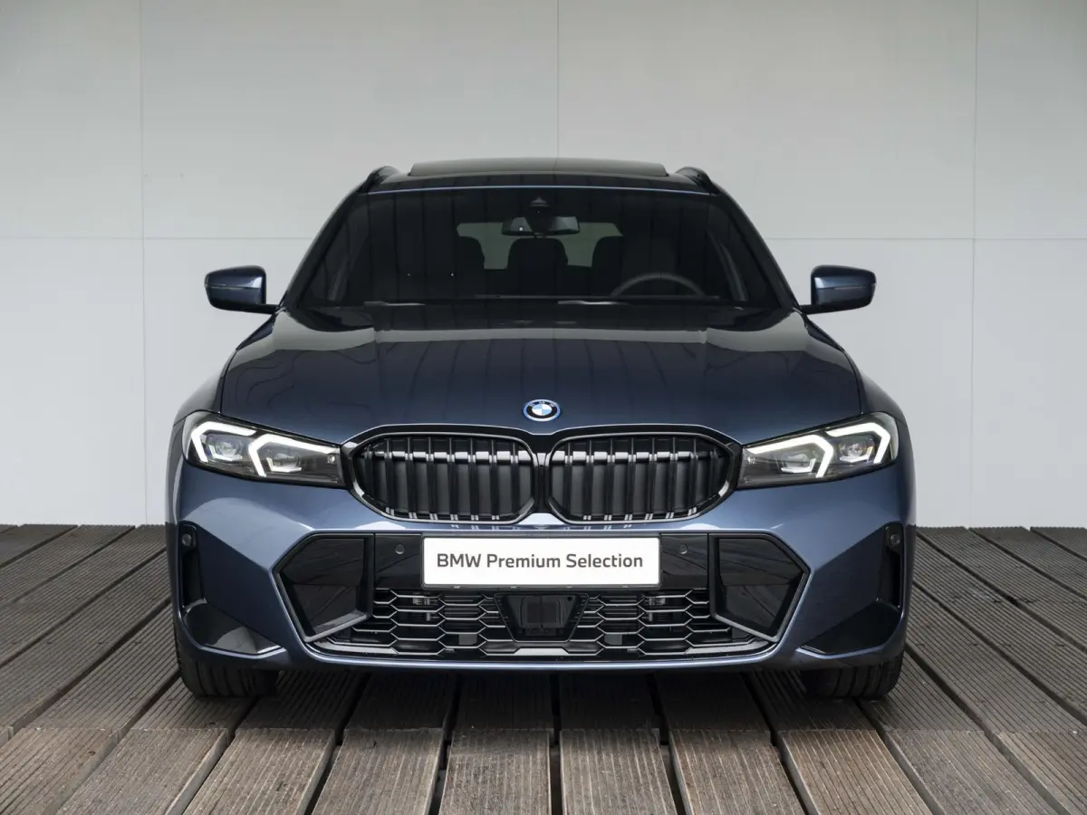 330e | M Sportpakket Pro | Comfort Access | Panoramadak | Driving Assistant | HIFI | 18 inch | Parking Assistant | Trekhaak