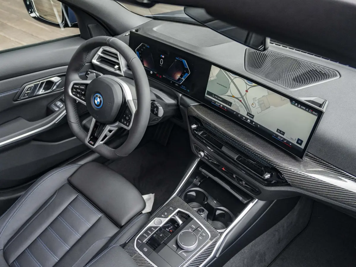330e | M Sportpakket Pro | Comfort Access | Panoramadak | Driving Assistant | HIFI | 18 inch | Parking Assistant | Trekhaak