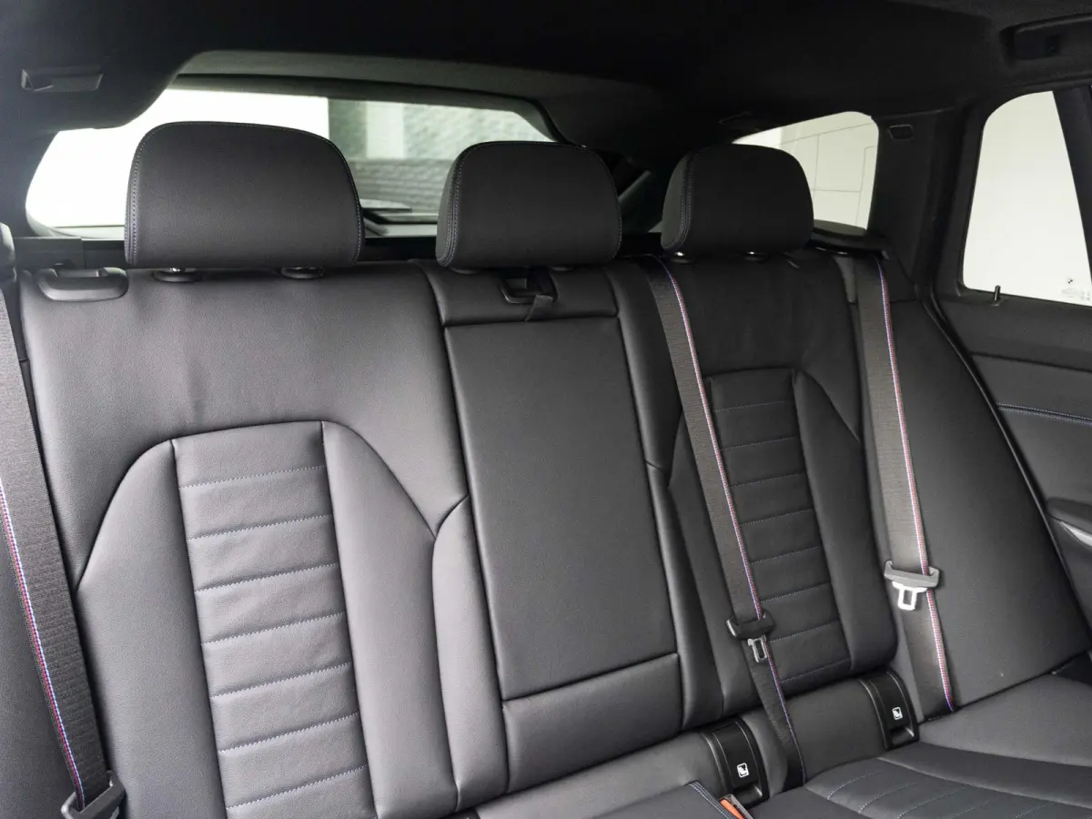 330e | M Sportpakket Pro | Comfort Access | Panoramadak | Driving Assistant | HIFI | 18 inch | Parking Assistant | Trekhaak