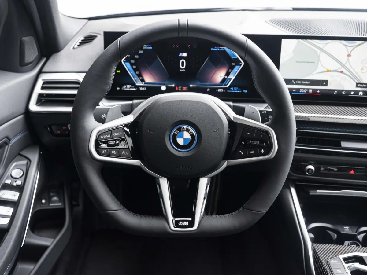 330e | M Sportpakket Pro | Comfort Access | Panoramadak | Driving Assistant | HIFI | 18 inch | Parking Assistant | Trekhaak