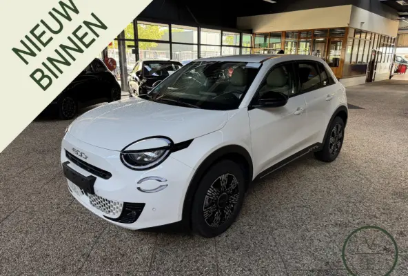 1.2 Hybrid Urban | LED | 360 Camera | 8.000KM | CarPlay | Clima | BTW |