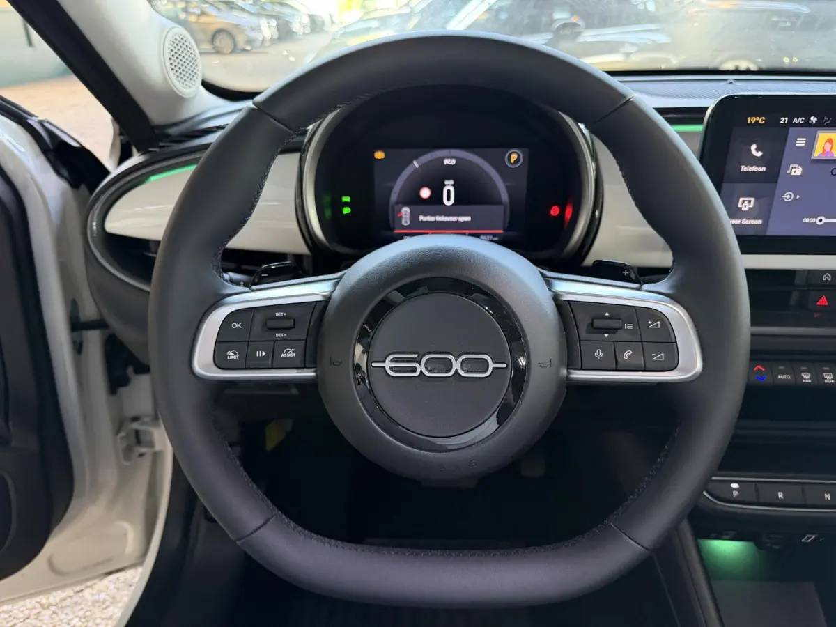 1.2 Hybrid Urban | LED | 360 Camera | 8.000KM | CarPlay | Clima | BTW |