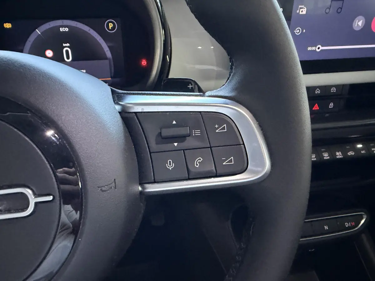1.2 Hybrid Urban | LED | 360 Camera | 8.000KM | CarPlay | Clima | BTW |