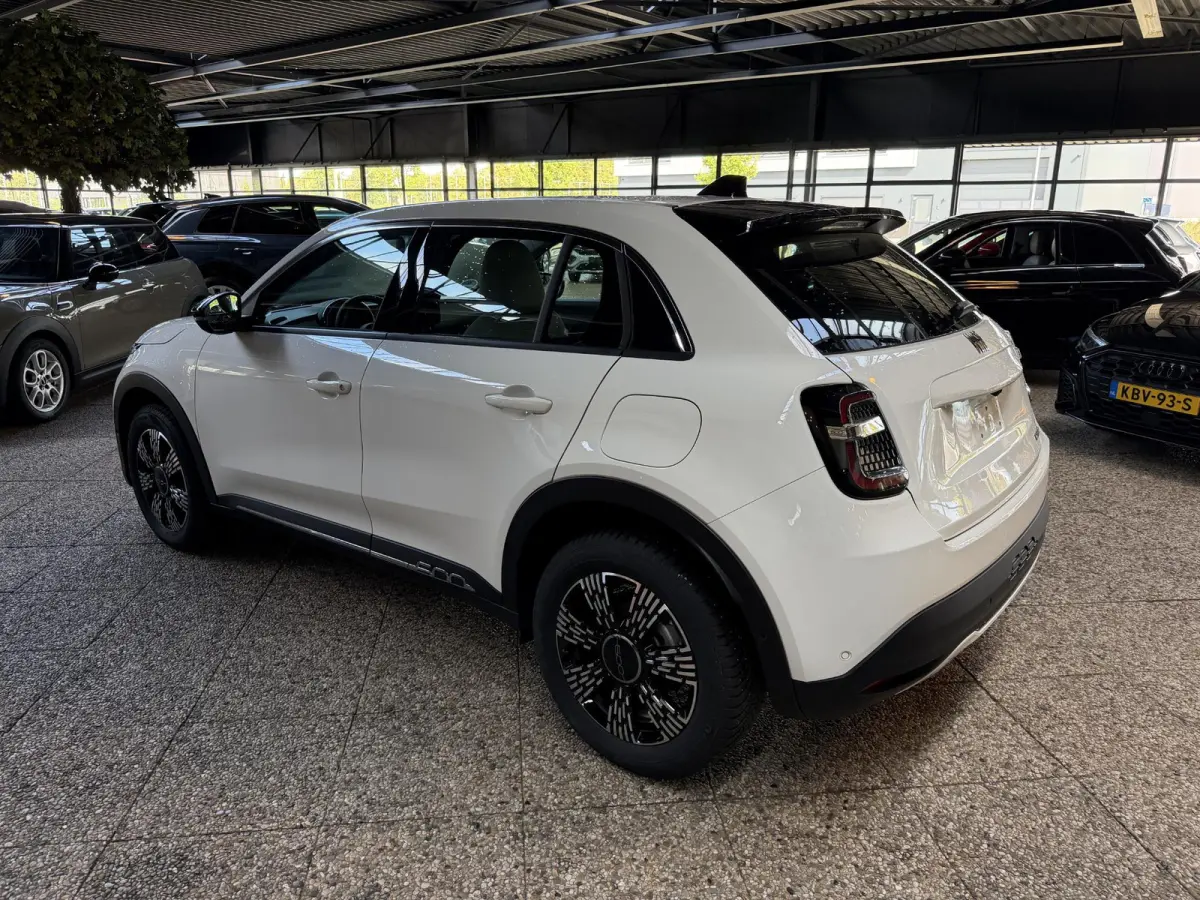 1.2 Hybrid Urban | LED | 360 Camera | 8.000KM | CarPlay | Clima | BTW |