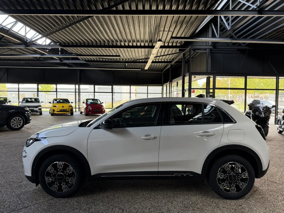 1.2 Hybrid Urban | LED | 360 Camera | 8.000KM | CarPlay | Clima | BTW |