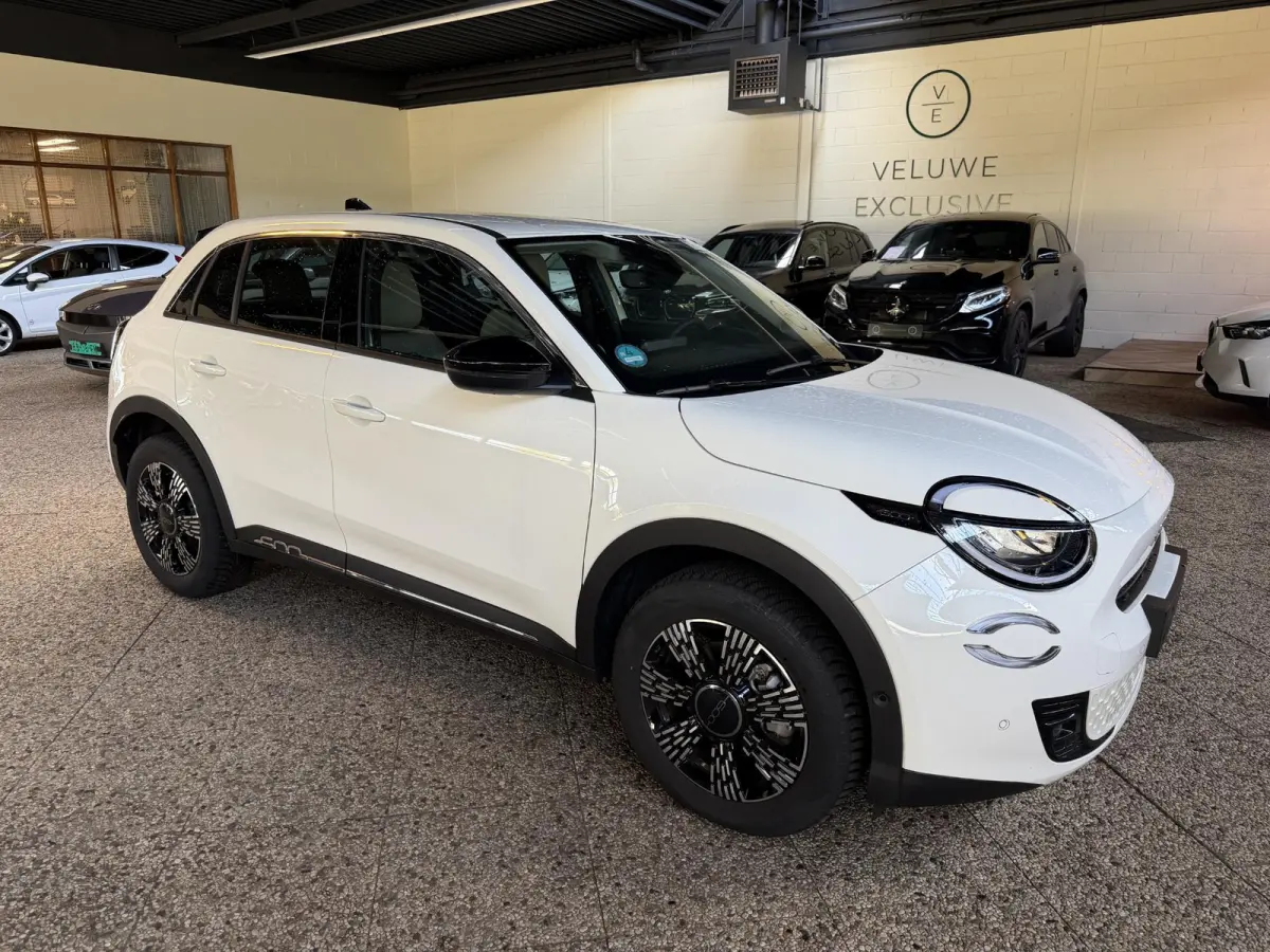 1.2 Hybrid Urban | LED | 360 Camera | 8.000KM | CarPlay | Clima | BTW |
