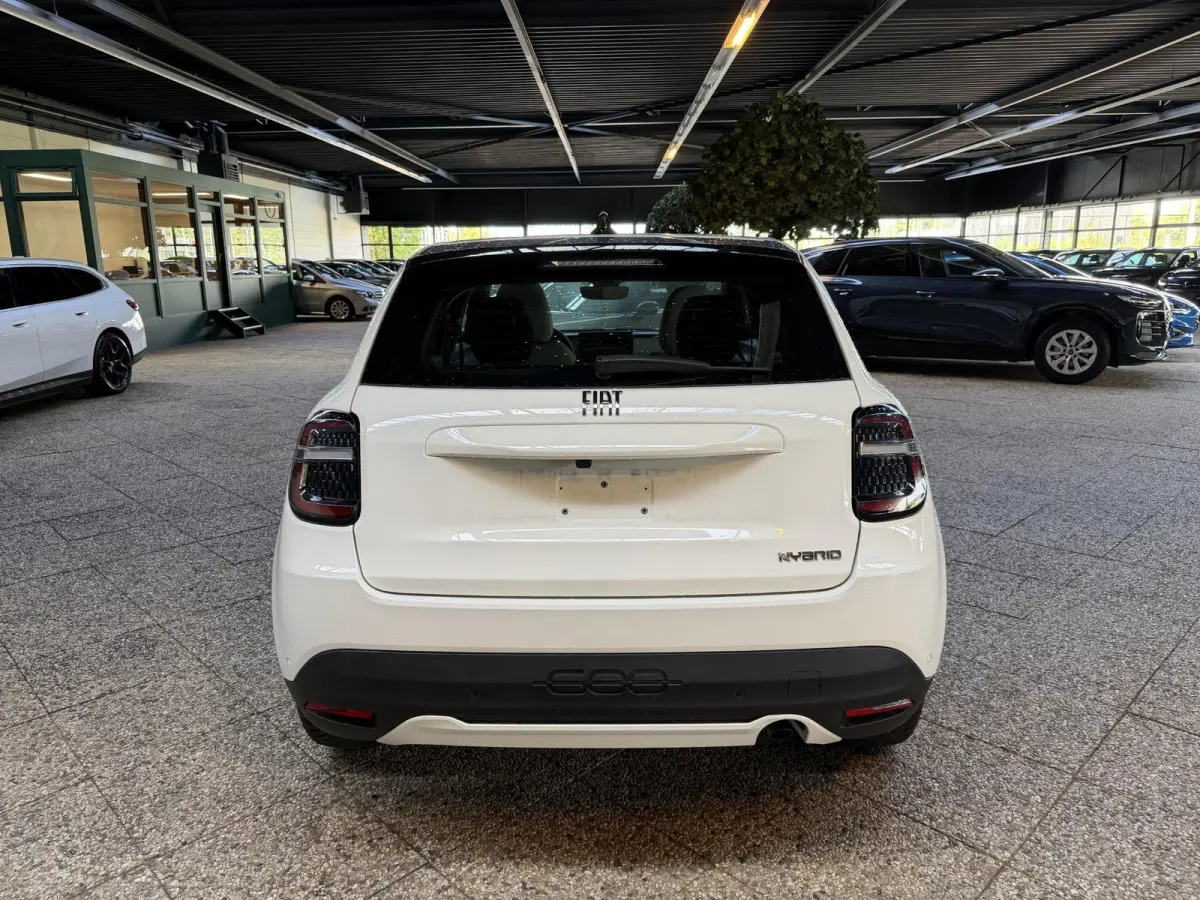 1.2 Hybrid Urban | LED | 360 Camera | 8.000KM | CarPlay | Clima | BTW |