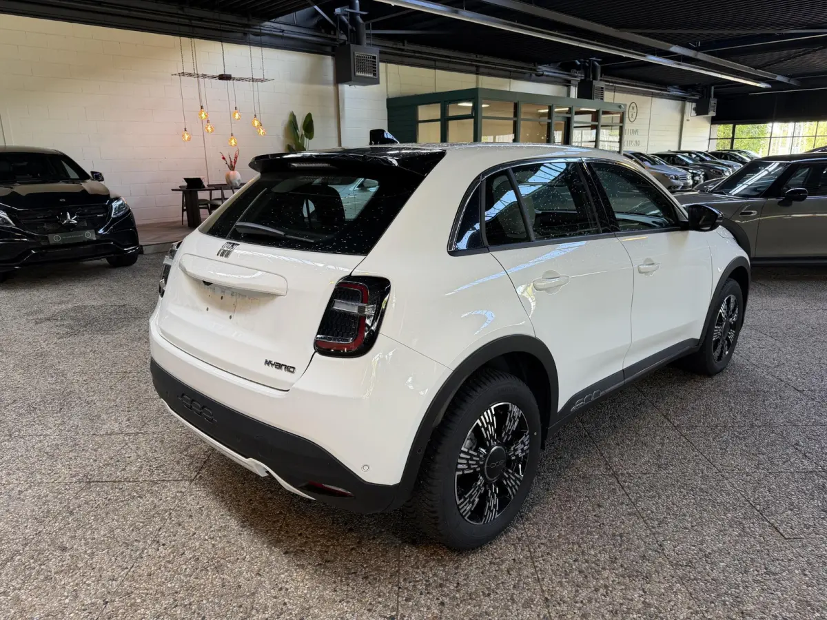 1.2 Hybrid Urban | LED | 360 Camera | 8.000KM | CarPlay | Clima | BTW |